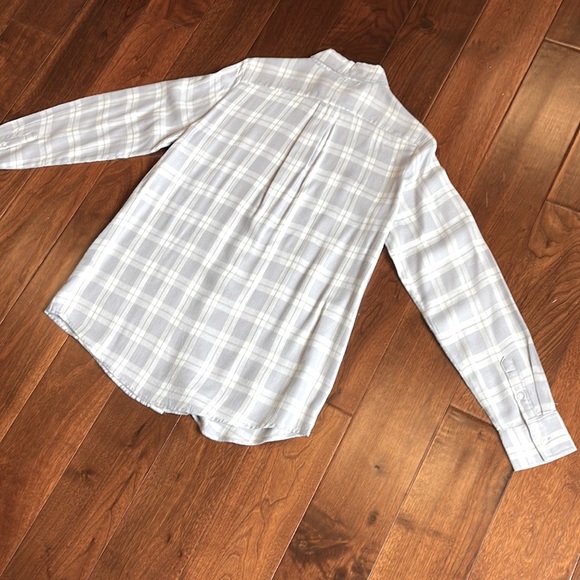 Banana Republic Dillon Classic Fit Plaid Button Down Size Small Gray Cream Soft - Picture 3 of 10